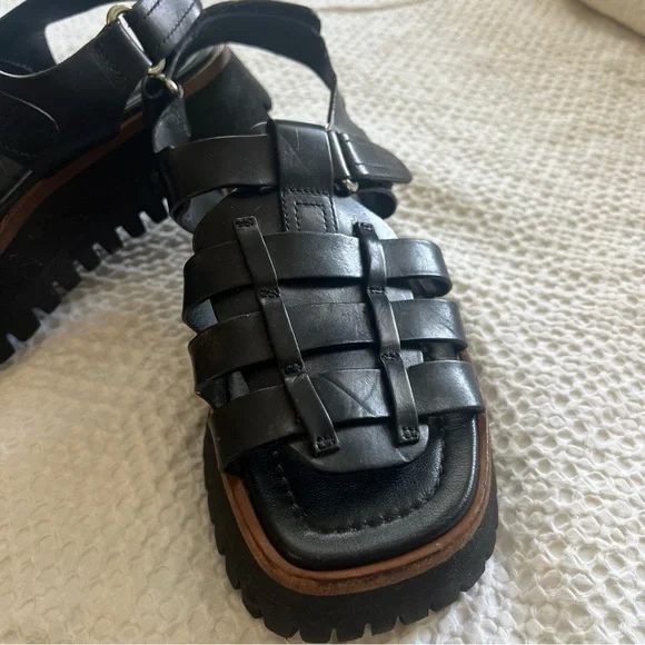 Labucq Black Chunky Platform Sandals - Picture 4 of 5